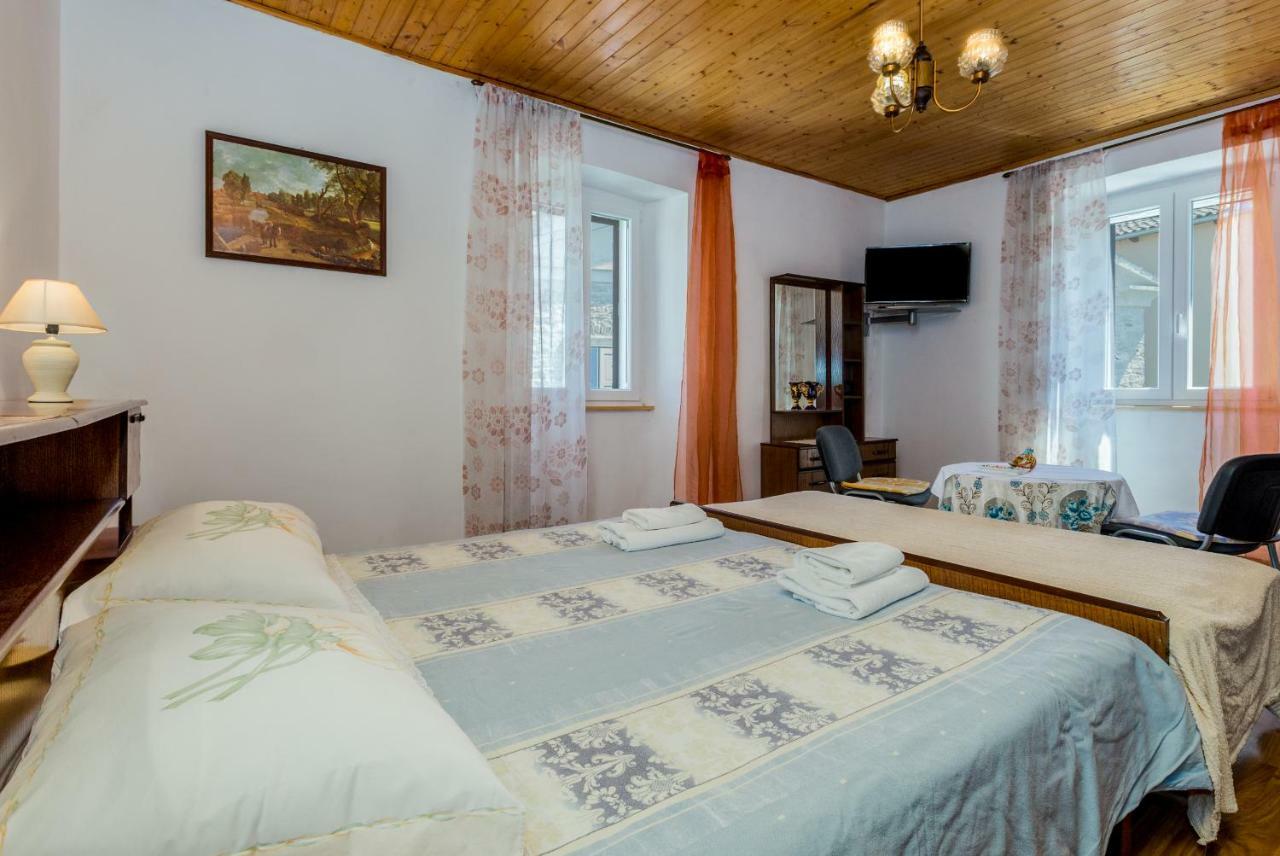 Guest House Robert I Mirna Bale Dış mekan fotoğraf